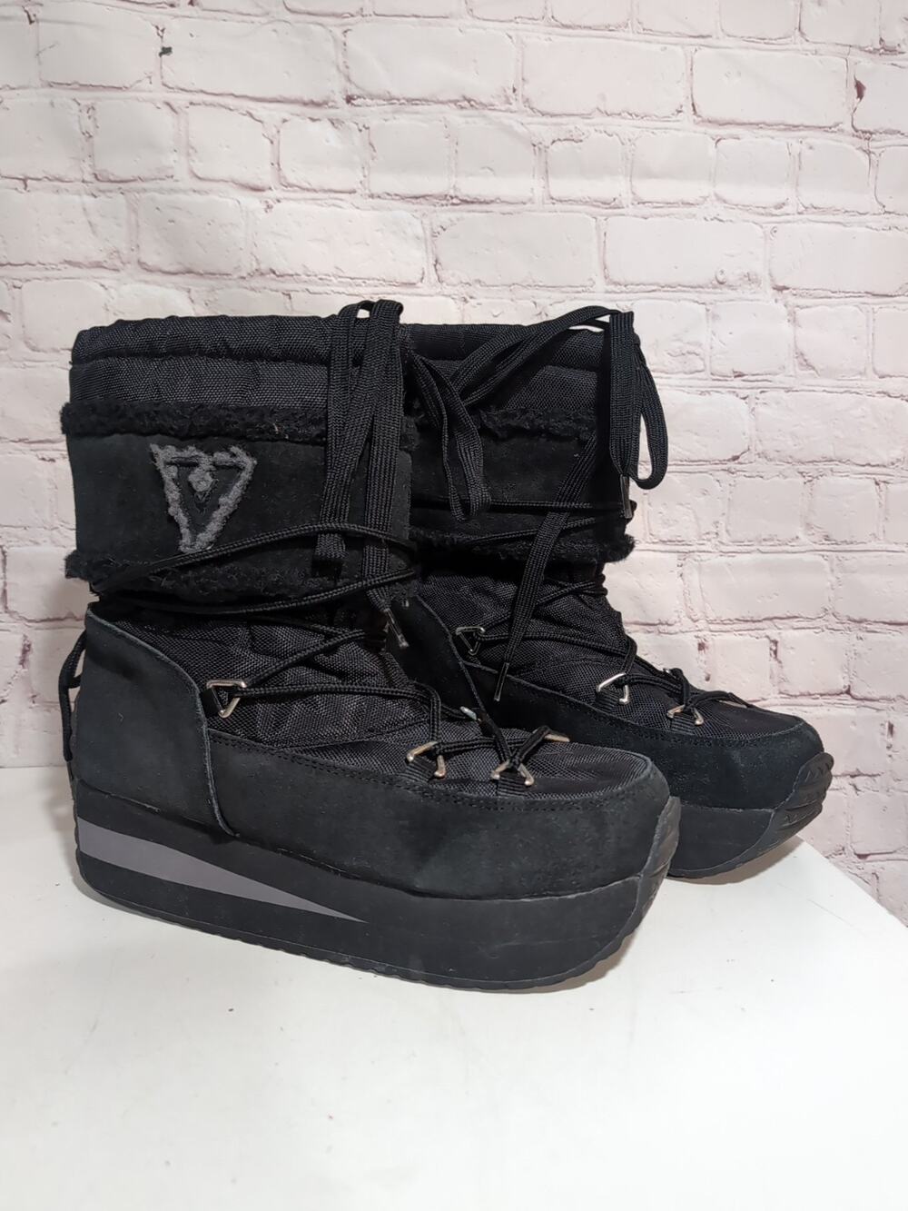 Very Volatile Lunar Sz 8.5 Black Moon Boots Suede Leather Nylon Platform Boots